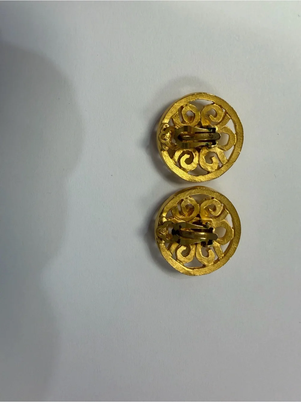 CHANEL classic clip